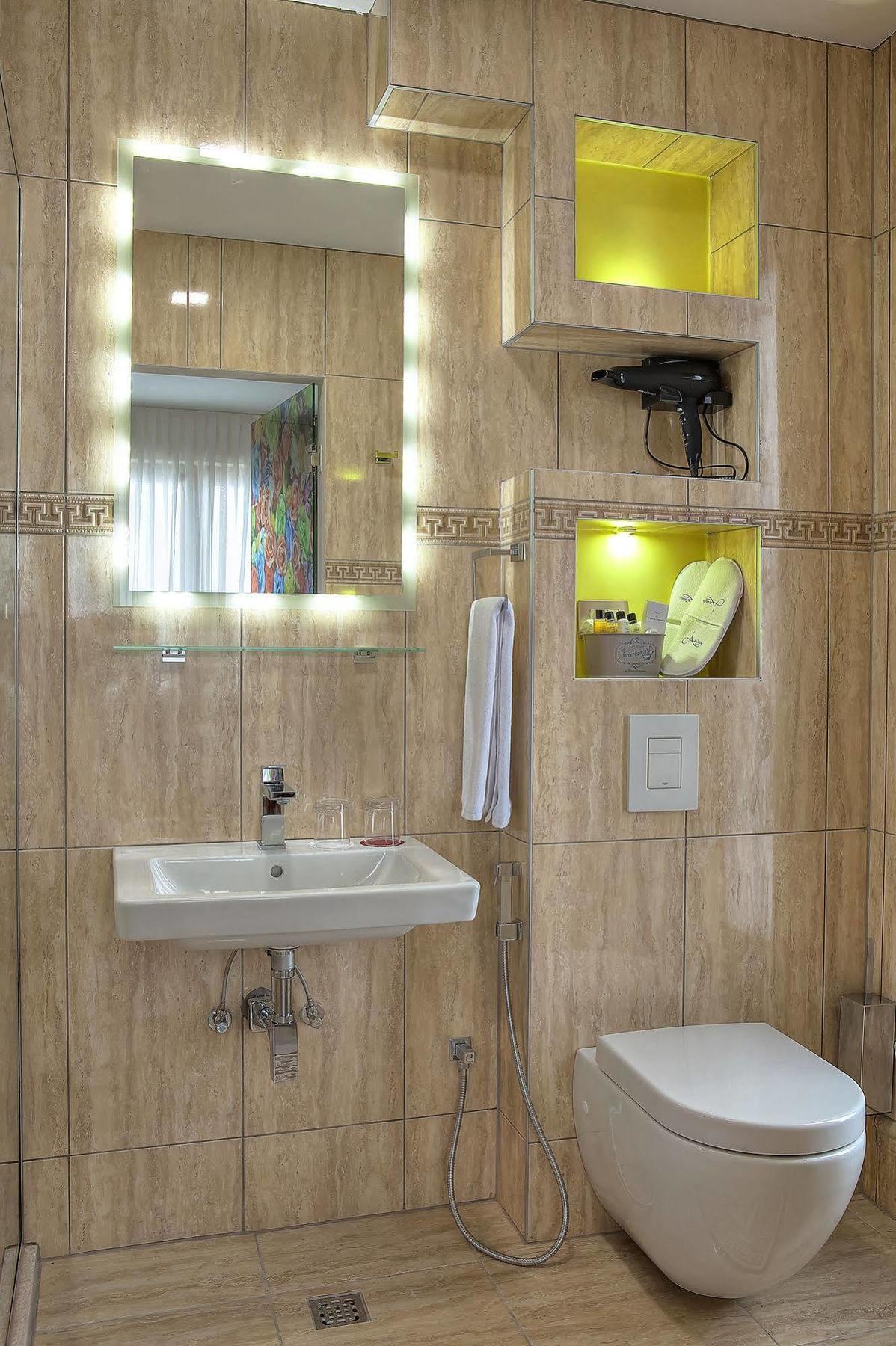 Aziza Hotel